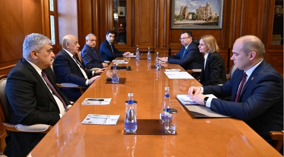 eli-esedov-belarusun-bash-nazirinin-muavini-ile-gorushub