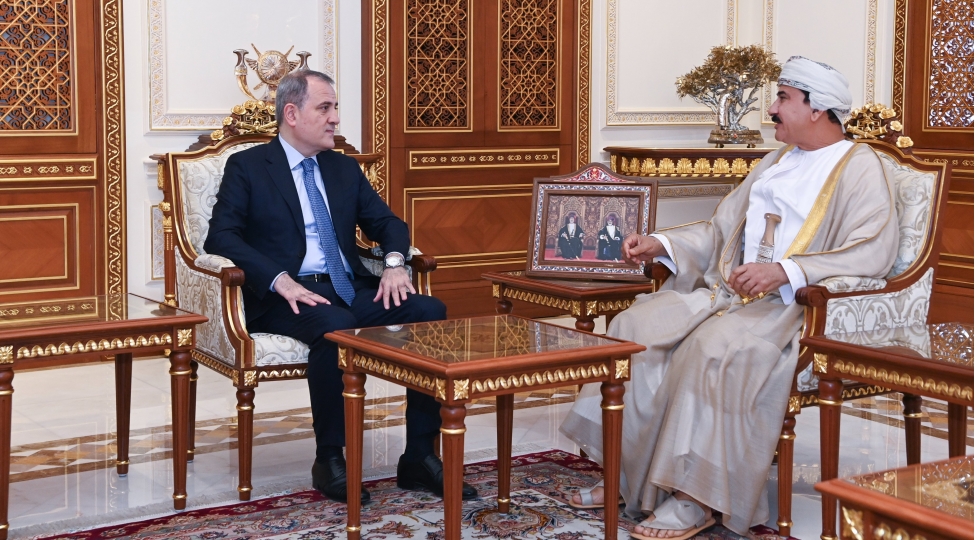 ceyhun-bayramov-omanin-kral-ofisinin-naziri-ile-gorushub