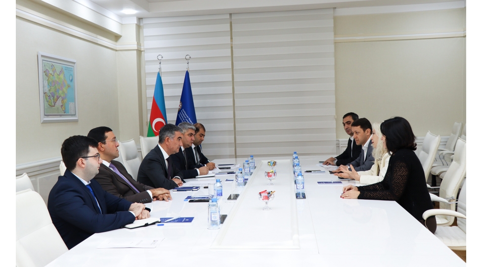 agentlikde-azerbaijan-coca-cola-bottlers-mmc-nin-numayendeleri-ile-gorush-kechirilib