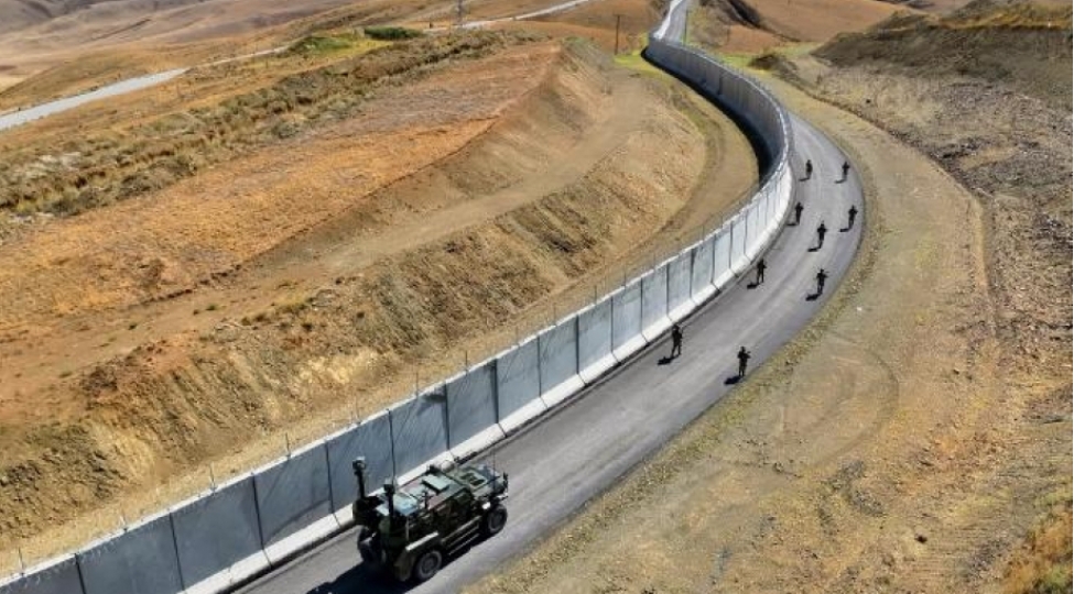 beton-divarlar-turkiyenin-quru-serhedlerinin-44-faizine-qederini-ehate-edir