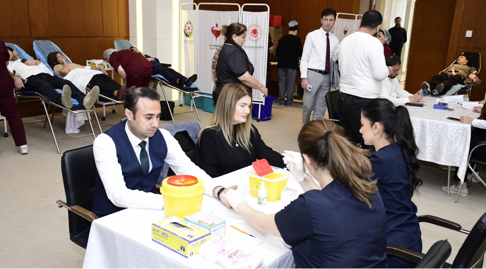 yap-merkezi-aparatinda-qanverme-aksiyasi-kechirilib-foto-5