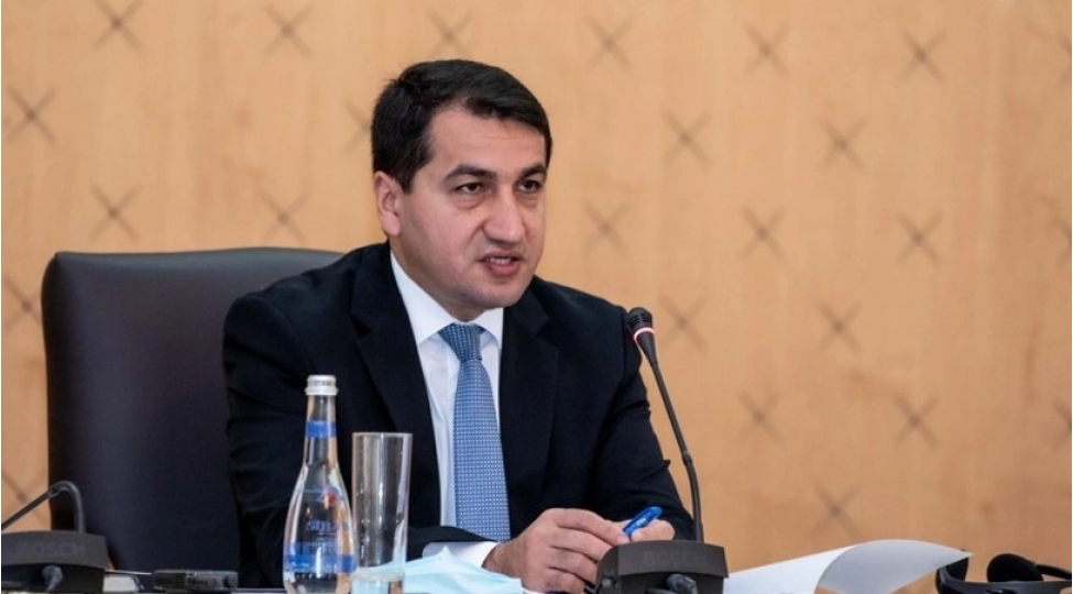 hikmet-haciyev-dovlet-bayragi-gunu-munasibetile-paylashim-edib