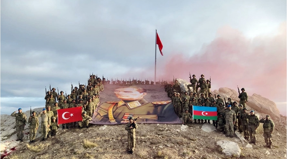 euo-nun-herbi-qulluqchularinin-ishtirak-etdiyi-dag-komando-kursu-basha-chatib