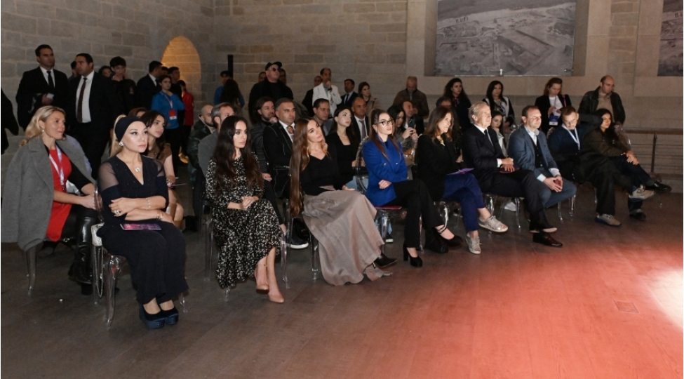 dash-salname-muzeyinde-suyun-sirri-pantomim-tamashasi-teqdim-olunub