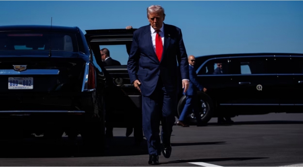 tramp-nyu-york-sheherini-federal-yardimi-kesmekle-hedeleyib