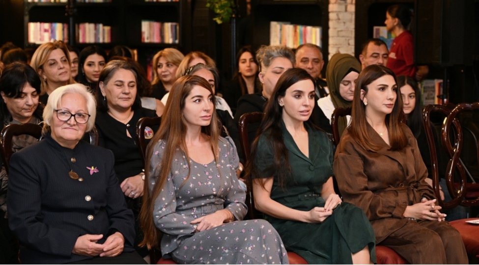 baki-kitab-merkezinde-zefer-sevinci-adli-musiqili-edebi-gece-kechirilib