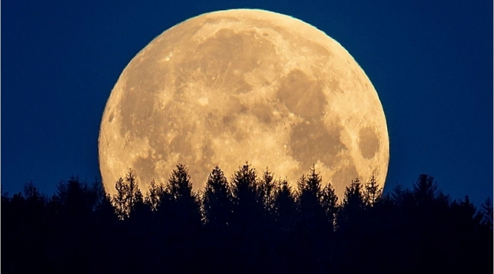 bu-gun-super-ay-hadisesi-mushahide-olunur