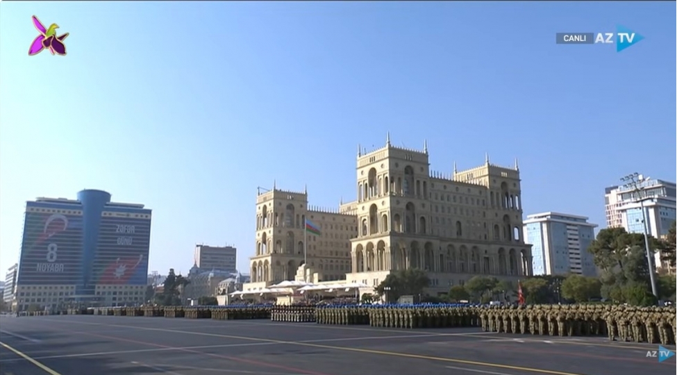 bakida-zeferin-beshinci-iline-hesr-olunan-herbi-parad-kechirilir-canli