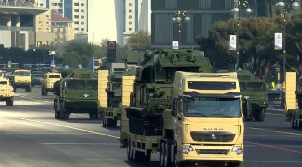 herbi-paradda-vikinq-hava-hedeflerine-qarshi-mobil-doyush-kompleksi-numayish-etdirilib