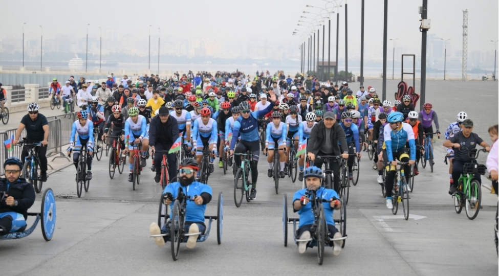 9-noyabr-dovlet-bayragi-gunu-munasibetile-veloyurush-kechirilib