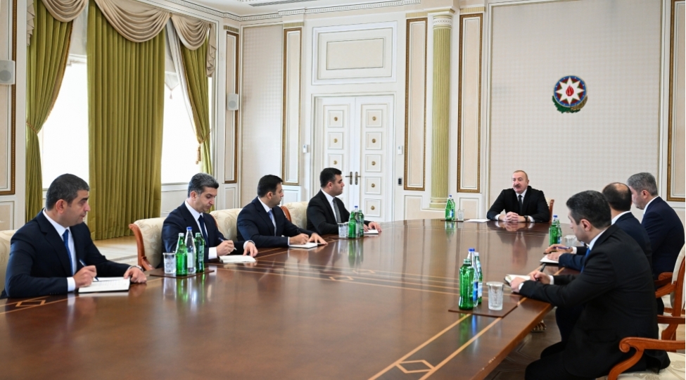 rehber-vezifede-chalishan-her-bir-shexs-her-bir-memur-tevazokar-olmalidir-prezident-tapshirigi