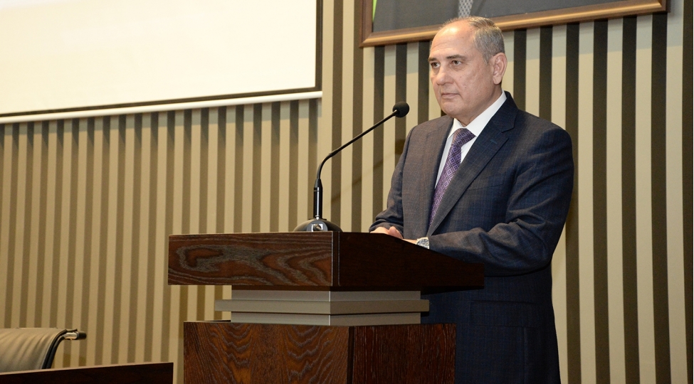 dovlet-statistika-komitesinde-azerbaycan-respublikasinin-konstitusiyasinin-qebul-olunmasinin-30-illiyine-hesr-olunan-tenteneli-tedbir-kechirilib