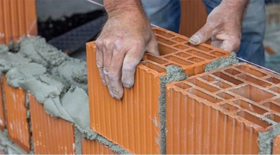 azerbaycanda-kerpic-istehsali-10-e-yaxin-artib