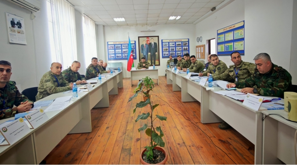 mulki-mudafie-qoshunlarinin-herbi-hisseleri-ile-birge-qerargah-meshqi-kechirilib