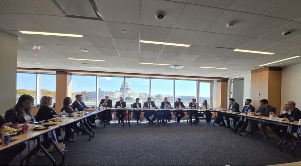 azerbaycan-numayende-heyeti-absh-da-seferdedir