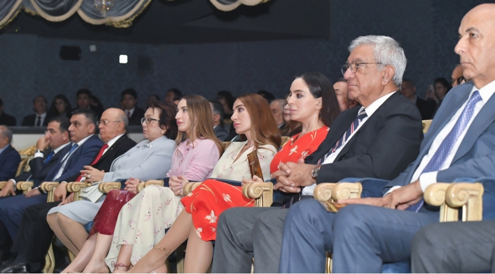 akademik-musiqili-teatrda-gulchohre-ve-esger-tamashasinin-premyerasi-olub