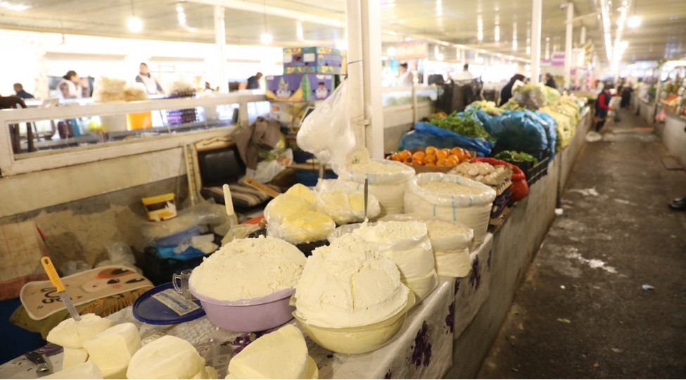 vasmoy-bazarinda-antisanitar-veziyyet-mesuliyyeti-kim-dashiyir-video