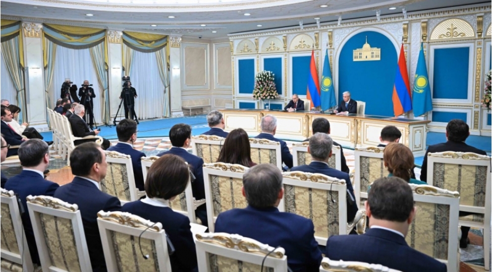 tokayev-qazaxistan-azerbaycan-ve-ermenistanin-sulhe-nail-olmaq-seylerini-alqishlayir