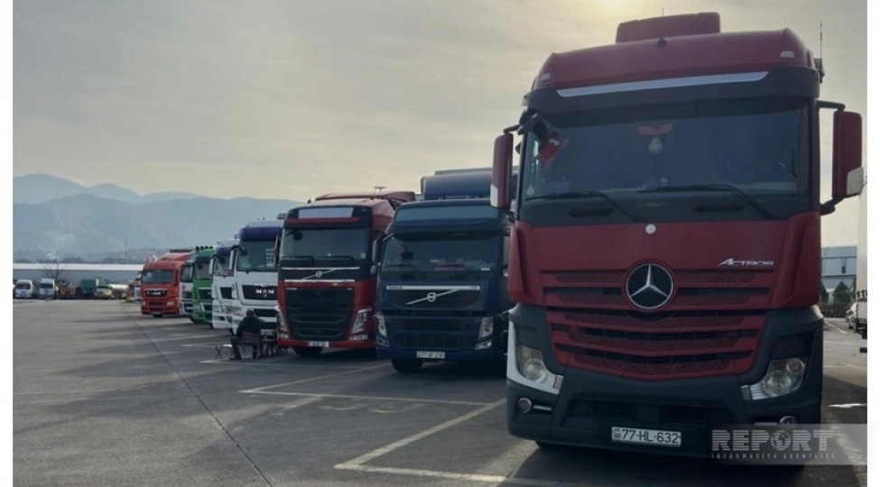 gurcustan-gomruyunde-saxlanilan-azerbaycanin-yuk-avtomobilleri-serbest-buraxiliblar