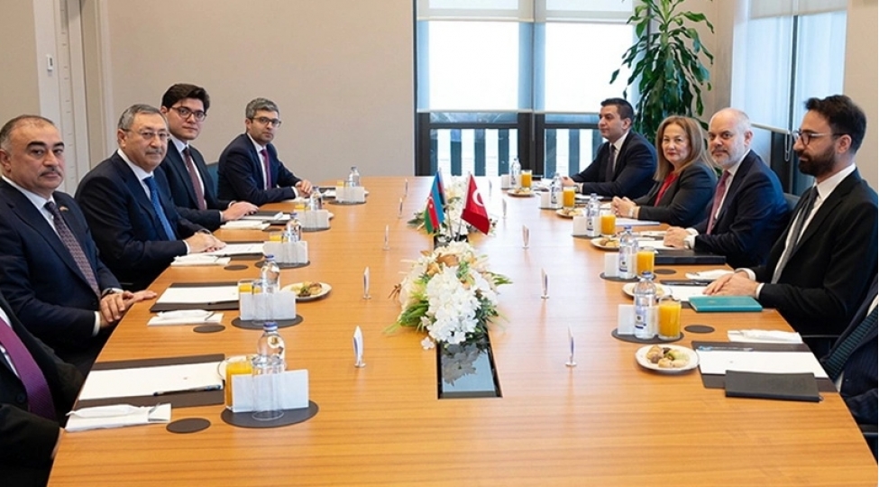 xelef-xelefov-erdoganin-bash-mushaviri-ile-emekdashliq-meselelerini-muzakire-edib