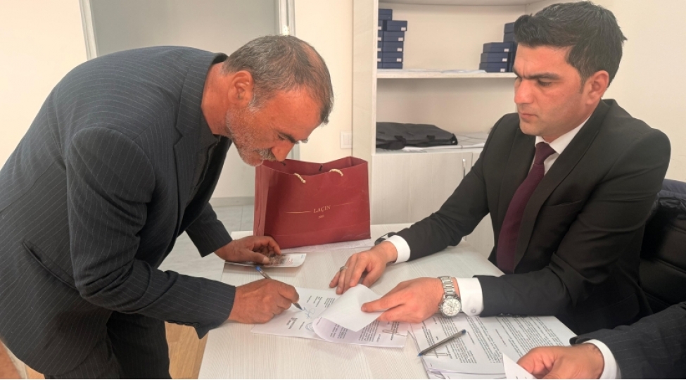 xidirlida-daha-13-aileye-menzillerinin-acharlari-teqdim-olunub