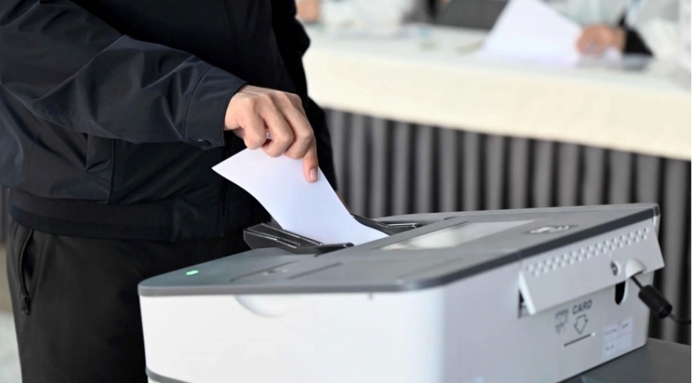 qirgizistanda-yerli-vaxtla-saat-1700-a-olan-melumata-gore-sechicilerin-2789-faizi-ses-verib