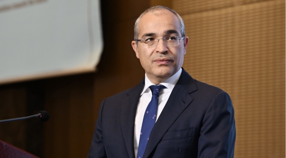 mikayil-cabbarov-vergi-ishchilerini-peshe-bayrami-munasibetile-tebrik-edib