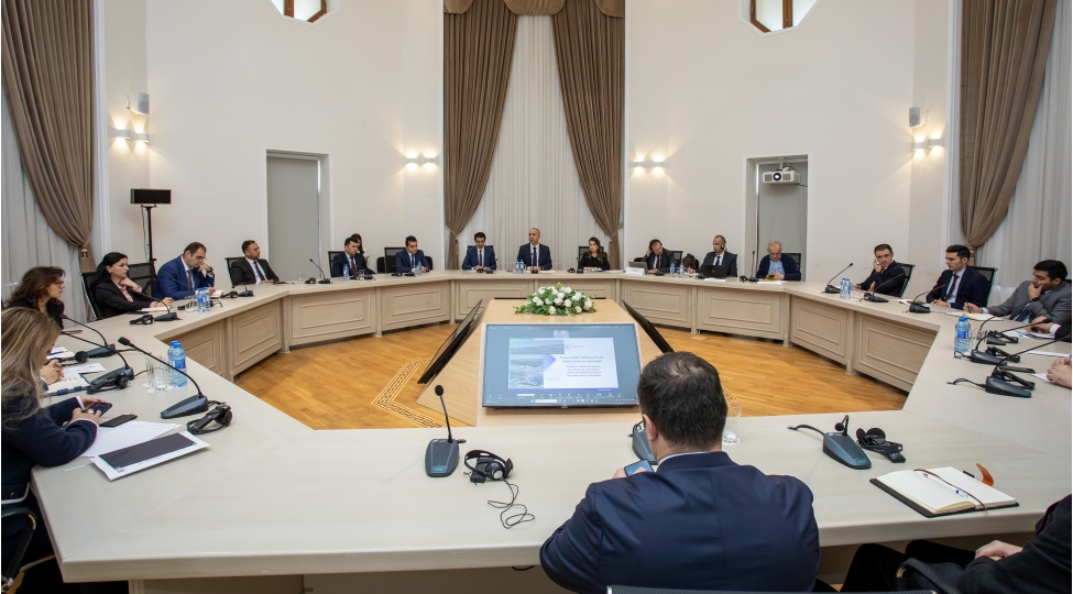 enerji-sektorunun-dekarbonizasiyasina-yonelmish-siyaset-ve-texnologiyalar-uzre-tovsiyeler-teqdim-edilib