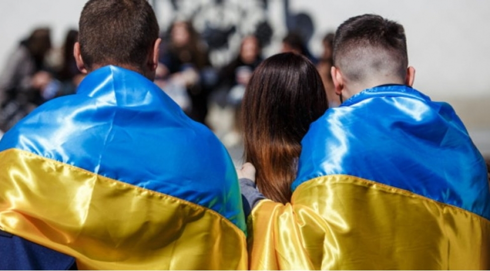 genc-ukraynalilar-polshaya-kutlevi-axin-edir