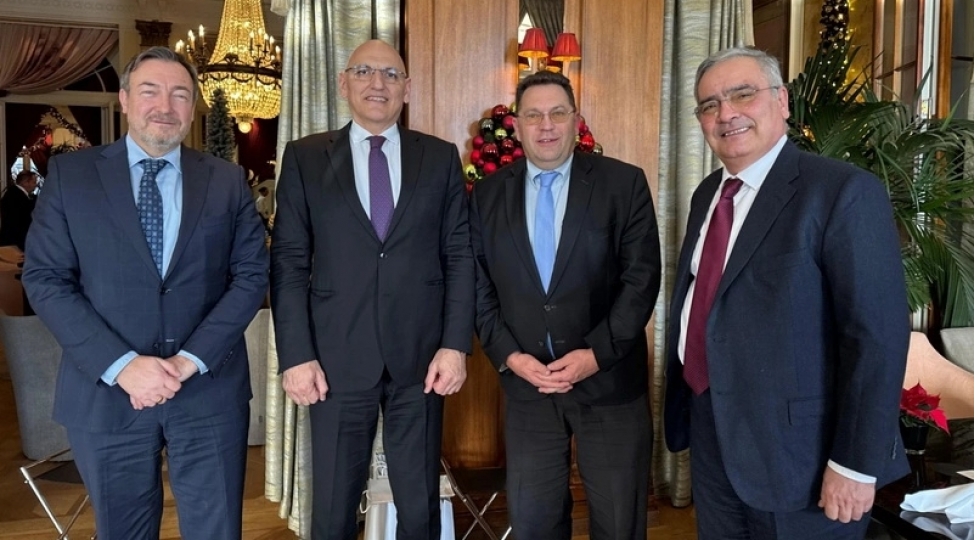 elchin-emirbeyov-isvechre-terefini-azerbaycandaki-genishmiqyasli-mina-problemi-barede-melumatlandirib