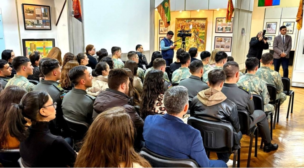 istiqlalin-zerif-imzasi-feteli-xan-xoyski-adli-tedbir-sergi-kechirilib