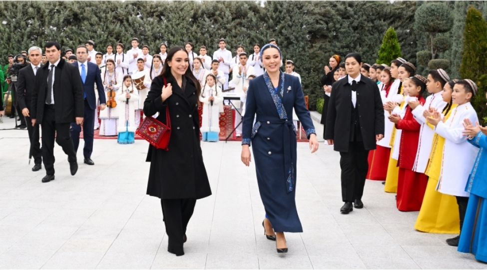 leyla-eliyeva-turkmenistanda-qaygiya-ehtiyaci-olan-ushaqlara-yardim-uzre-xeyriyye-fondunun-avaza-filialinin-achilish-merasiminde-ishtirak-edib