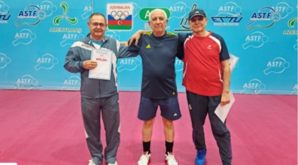 bakida-kechirilen-veteran-stolustu-tennischiler-arasinda-turnirin-qalibleri-mueyyenleshib