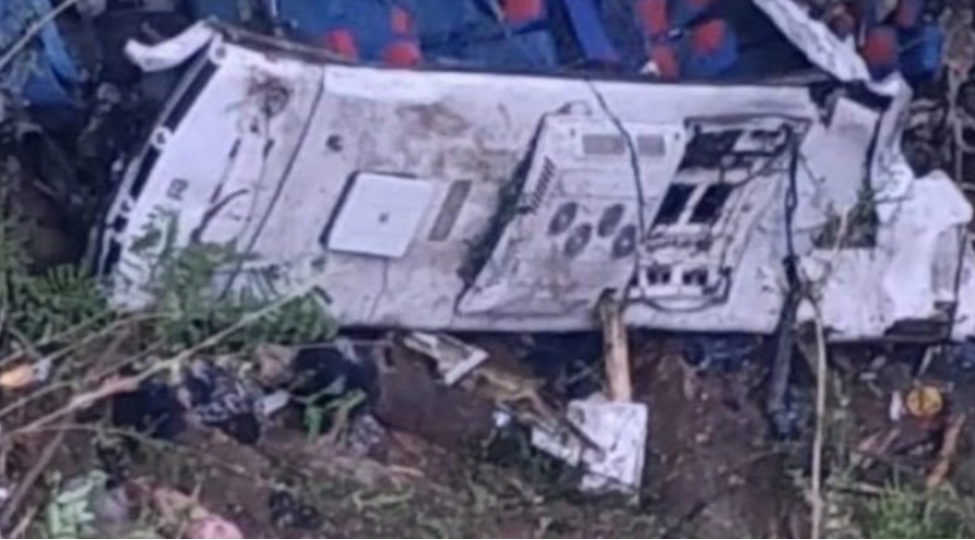 kolumbiyada-mekteb-avtobusu-qezaya-ugrayib-on-alti-nefer-olub-20-nefer-yaralanib-20-nefer-yaralanib