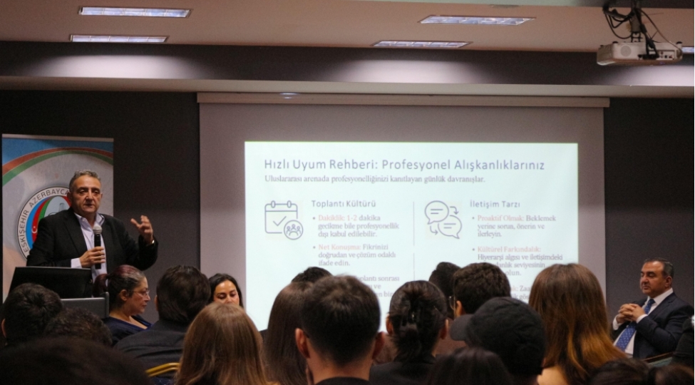 eskishehirde-umummilli-liderin-xatiresine-hesr-olunan-gencler-forumu-kechirilib