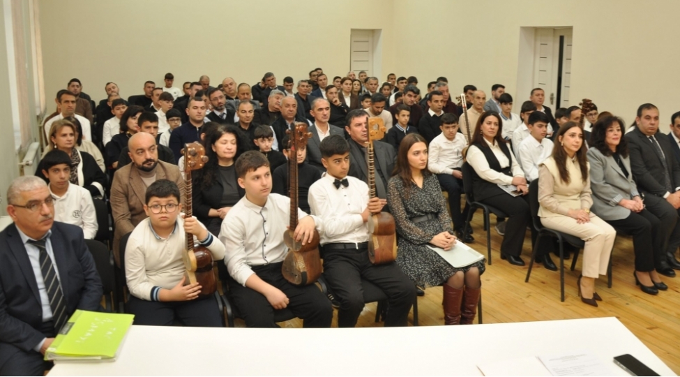 mingechevirde-tar-ve-fortepiano-ixtisaslari-uzre-ustad-dersleri-teshkil-olunub