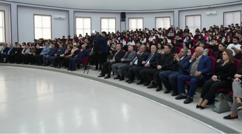 ndu-da-azerbaycan-edebi-dilinin-safliginin-qorunmasi-movzusunda-tematik-gorush-kechirilib