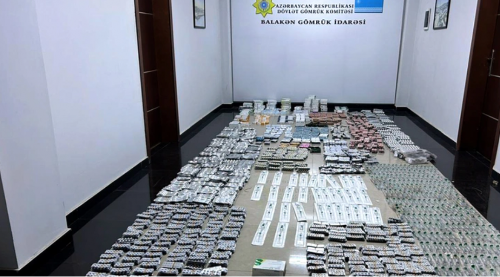 kulli-miqdarda-derman-ve-tibbi-vasitelerin-qanunsuz-yolla-getirilmesinin-qarshisi-alinib