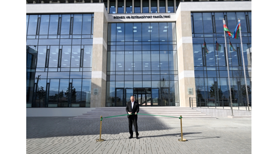 dovletimizin-bashchisi-qarabag-universitetinin-biznes-ve-iqtisadiyyat-fakultesinin-binasinin-achilishinda-ishtirak-edib-fotolar-yenilenecek
