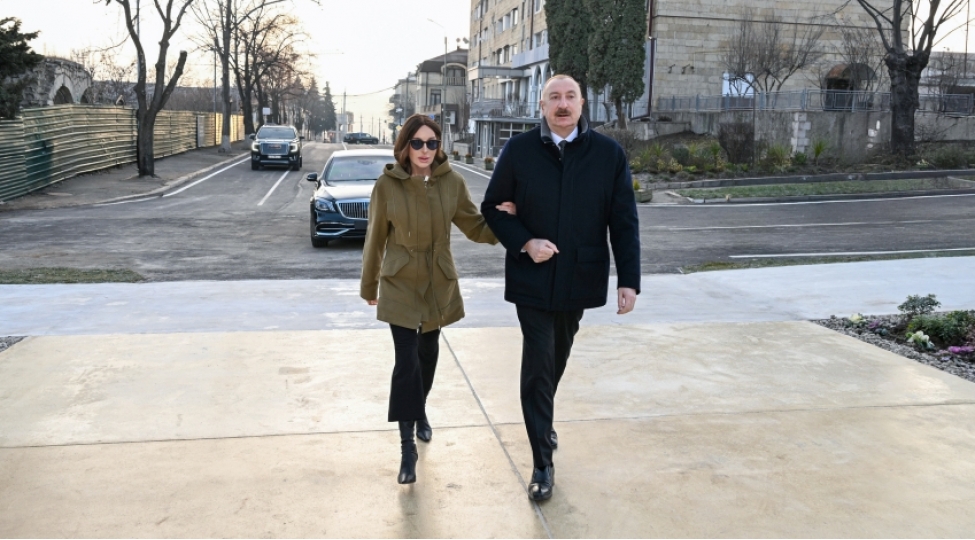 prezident-ilham-eliyev-xankendi-sheherinde-zefer-parkinin-achilishinda-ishtirak-edib-yenilenib