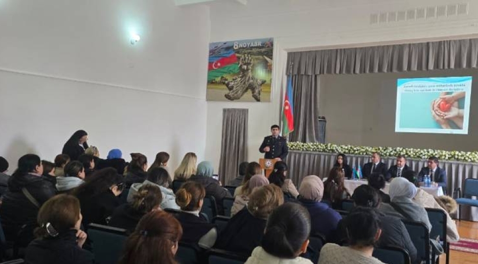 valideynler-uchun-maariflendirici-tedbir-kechirilib