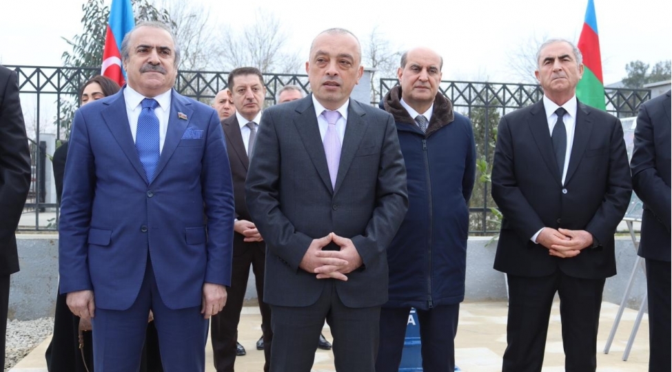 adsea-daha-bir-qesebeni-ichmeli-su-ile-temin-edib