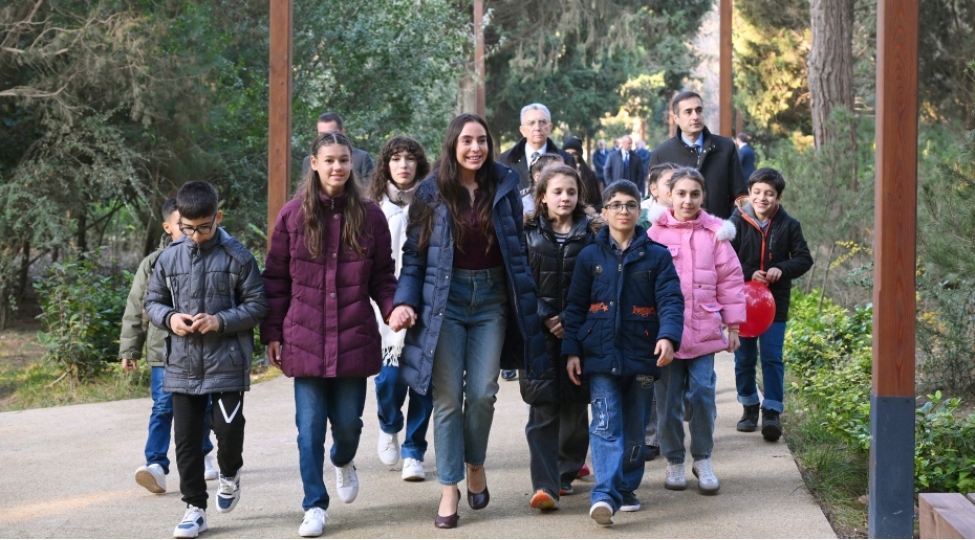 leyla-eliyeva-merkezi-nebatat-baginda-ushaqlar-uchun-teshkil-olunan-tedbirde-ishtirak-edib