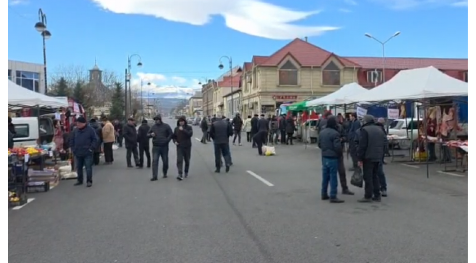 qubada-bayram-yarmarkasi-kechirilir-video