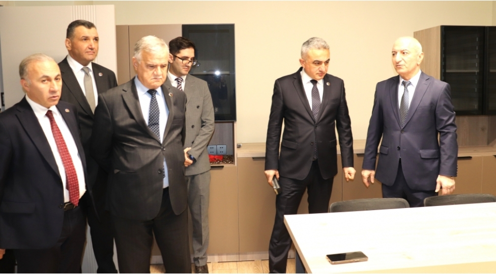 baki-sheherinde-1-sayli-vekil-burosunun-yeni-inzibati-binasinin-achilishi-olub