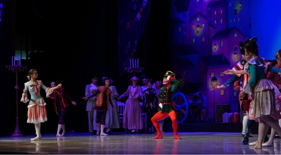 shelkunchik-opera-ve-balet-teatrindasehneleshdirilib