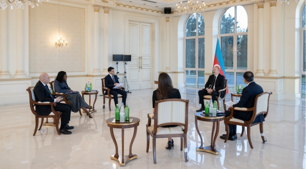 prezident-biz-bakinin-tarixi-memarliq-ansamblini-deyishdire-bilmerik