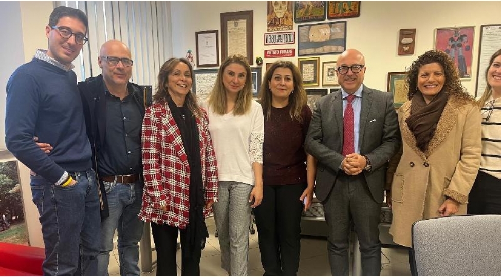 unec-alimleri-avropada-dord-olkede-elmi-seferler-yeni-terefdashliqlar