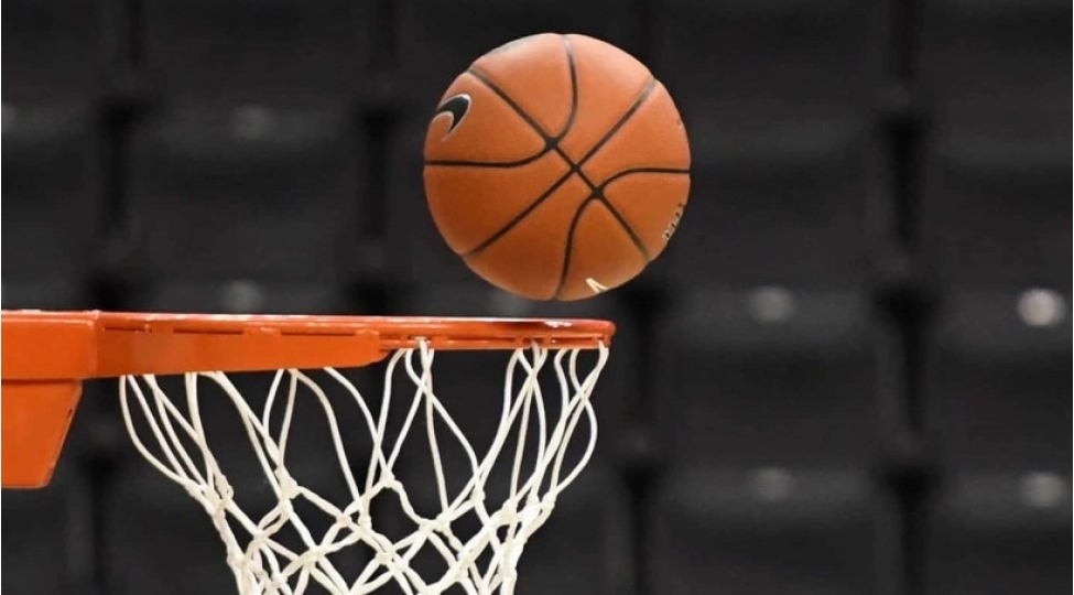 xii-turun-qarshilashmalari-davam-edir-basketbol