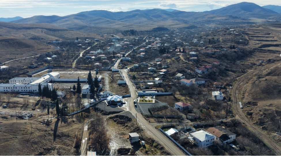 prezident-ilham-eliyev-agdere-rayonunun-ashagi-oratag-kendinde-gorulmush-ishlerle-tanish-olub-yenilenecek
